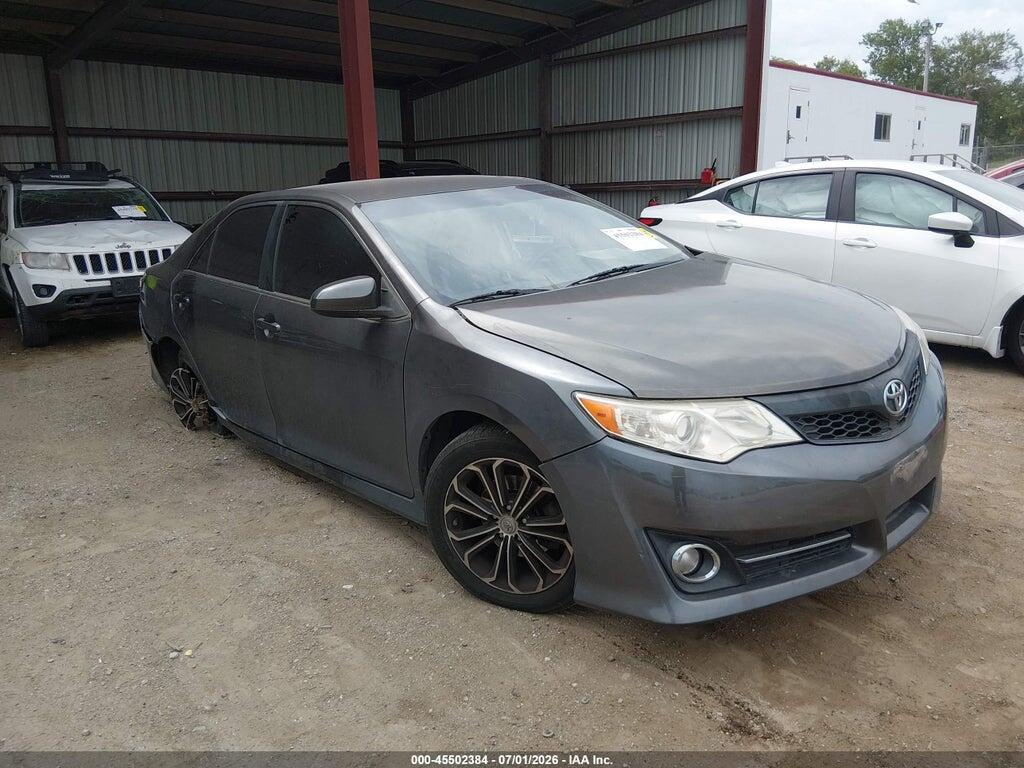 4T1BF1FK1EU443064 2014 TOYOTA CAMRY photo no. 1