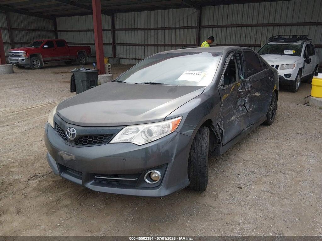 4T1BF1FK1EU443064 2014 TOYOTA CAMRY photo no. 2