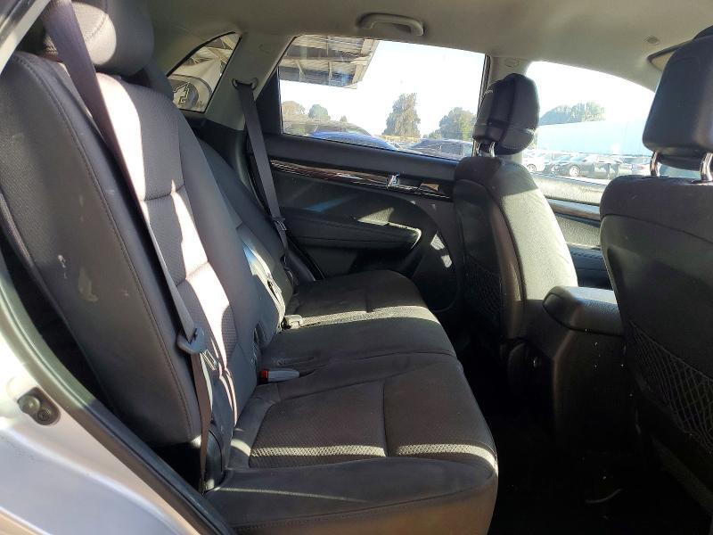 2011 KIA SORENTO LX — Фото 10 из 12