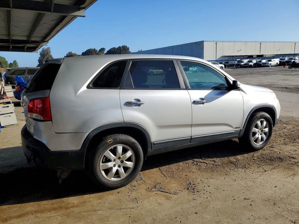 2011 KIA SORENTO LX — Фото 3 из 12
