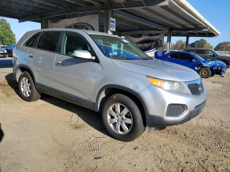 2011 KIA SORENTO LX — Фото 4 из 12