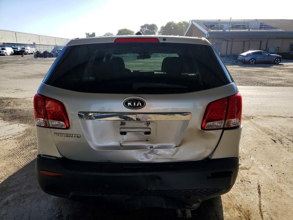 2011 KIA SORENTO LX — Фото 6 из 12