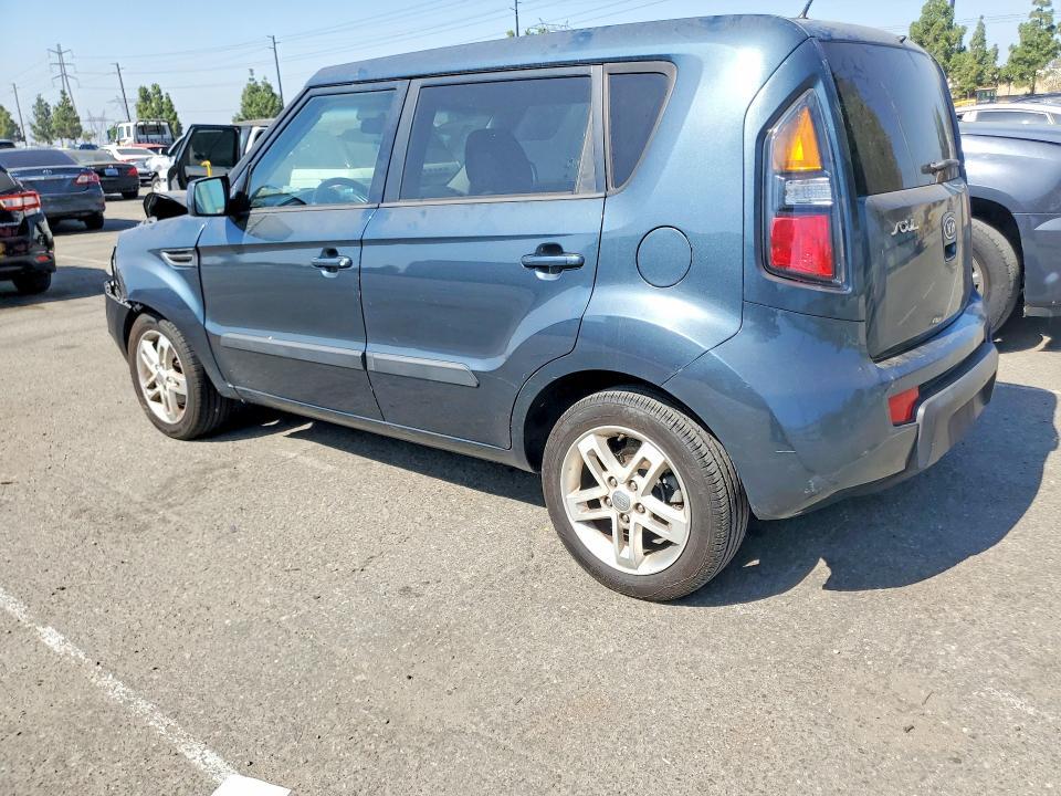 2011 KIA SOUL + — Фото 2 из 12