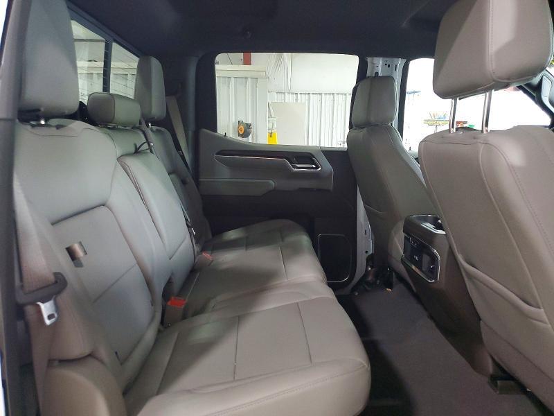 2025 GMC SIERRA K1500 SLT — Фото 10 из 13
