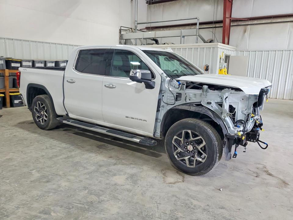 2025 GMC SIERRA K1500 SLT — Фото 4 из 13