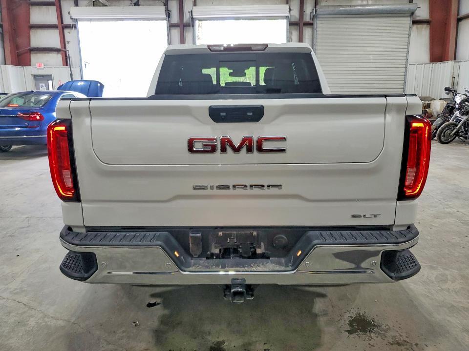 2025 GMC SIERRA K1500 SLT — Фото 6 из 13