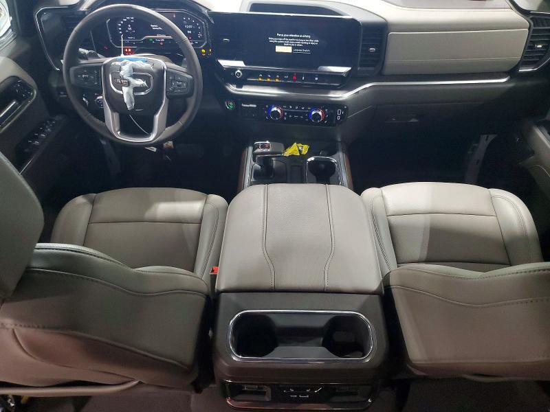 2025 GMC SIERRA K1500 SLT — Фото 8 из 13