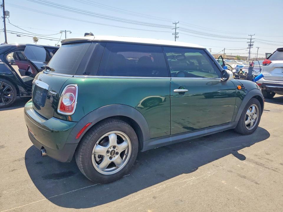 2011 MINI COOPER — Фото 3 из 12