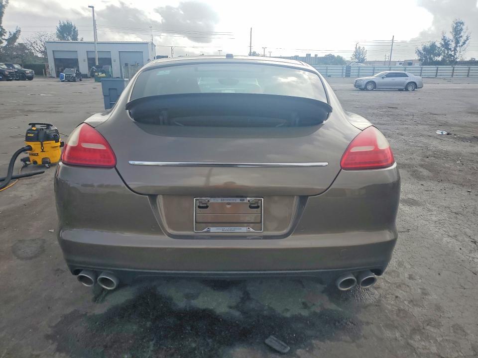 2011 PORSCHE PANAMERA S — Фото 6 из 12