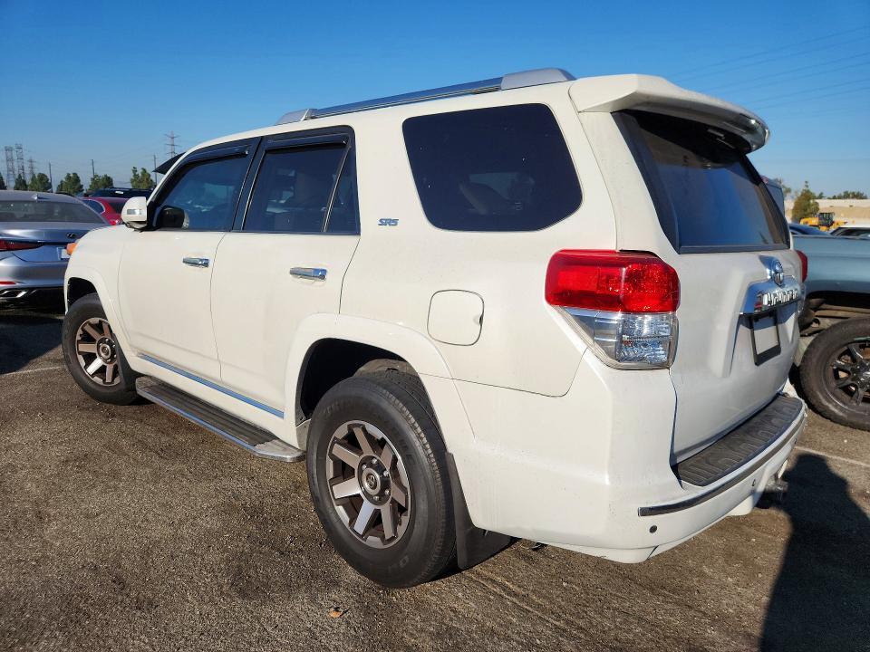 2011 TOYOTA 4RUNNER SR5 — Фото 2 из 12