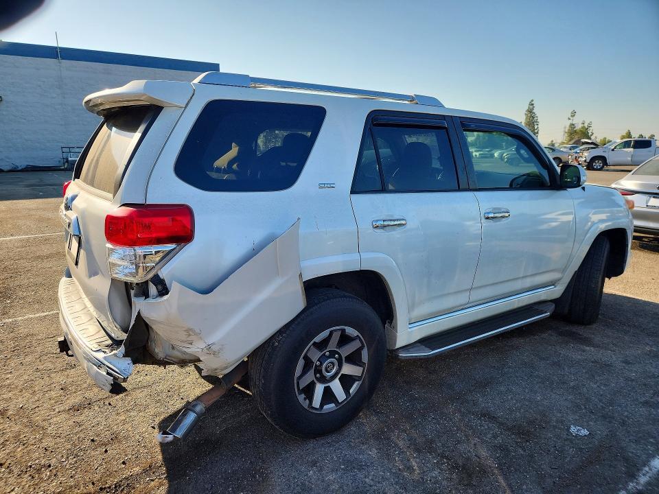 2011 TOYOTA 4RUNNER SR5 — Фото 3 из 12