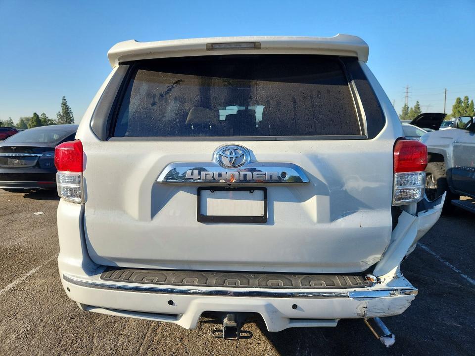 2011 TOYOTA 4RUNNER SR5 — Фото 6 из 12