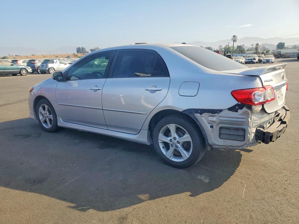 2T1BU4EE6BC726575 2011 TOYOTA COROLLA photo no. 2