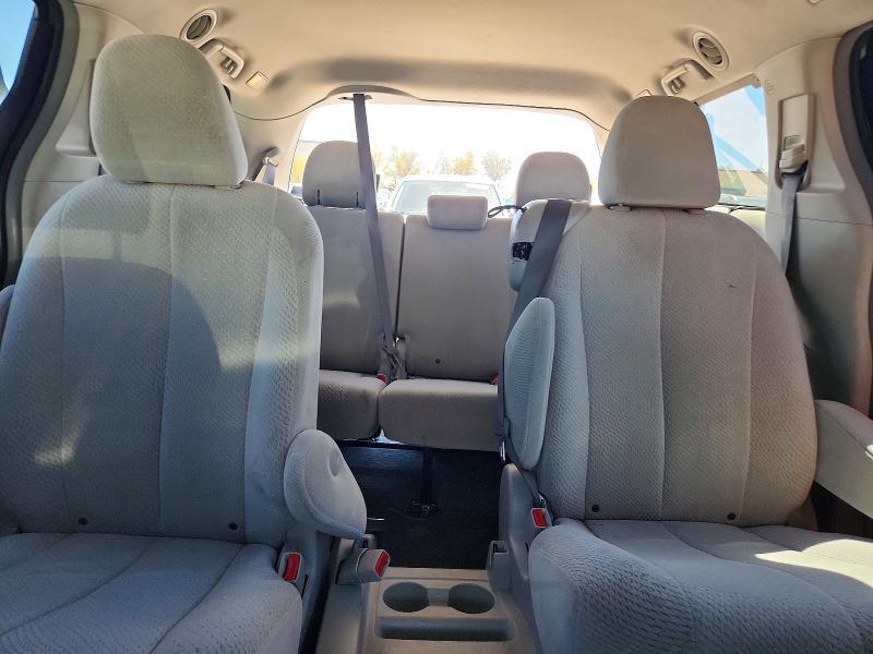 2011 TOYOTA SIENNA LE — Фото 10 из 14