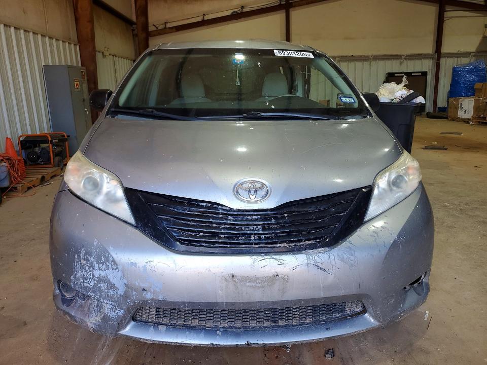 5TDKA3DC0BS006067 2011 TOYOTA SIENNA photo no. 5