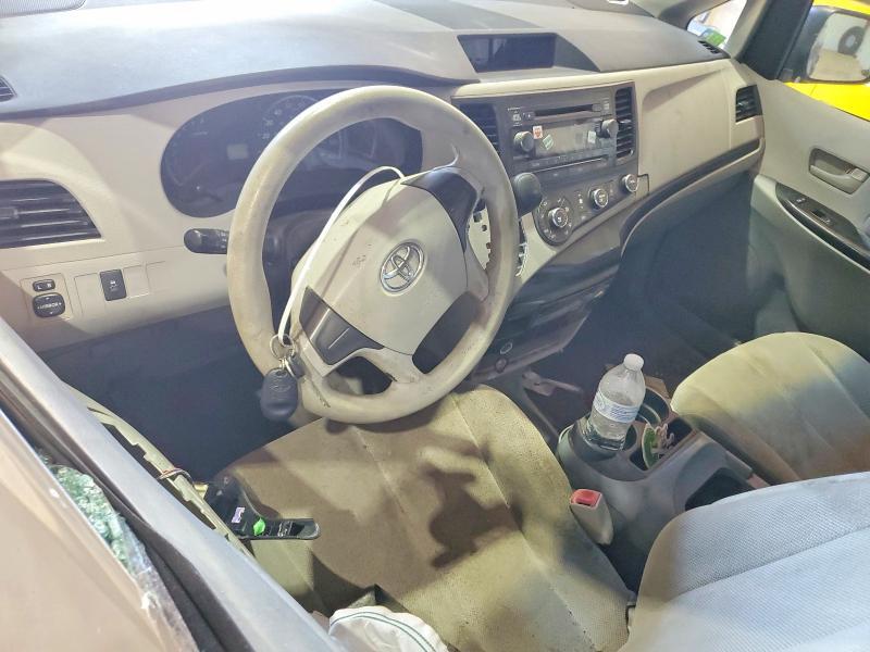 5TDKA3DC0BS006067 2011 TOYOTA SIENNA photo no. 8