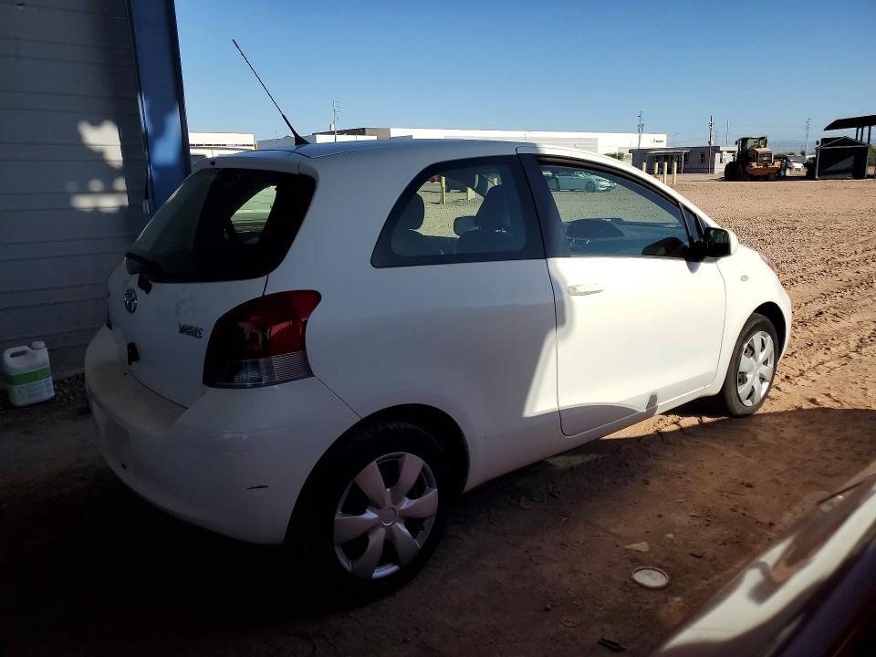 2011 TOYOTA YARIS BASE — Фото 3 из 12