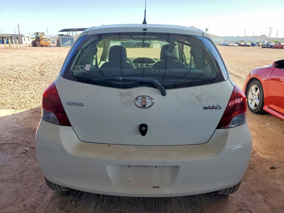2011 TOYOTA YARIS BASE — Фото 6 из 12
