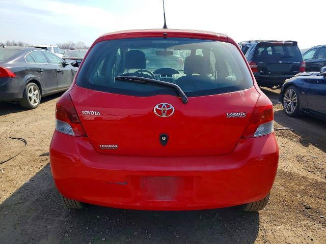 2011 TOYOTA YARIS BASE — Фото 6 из 12