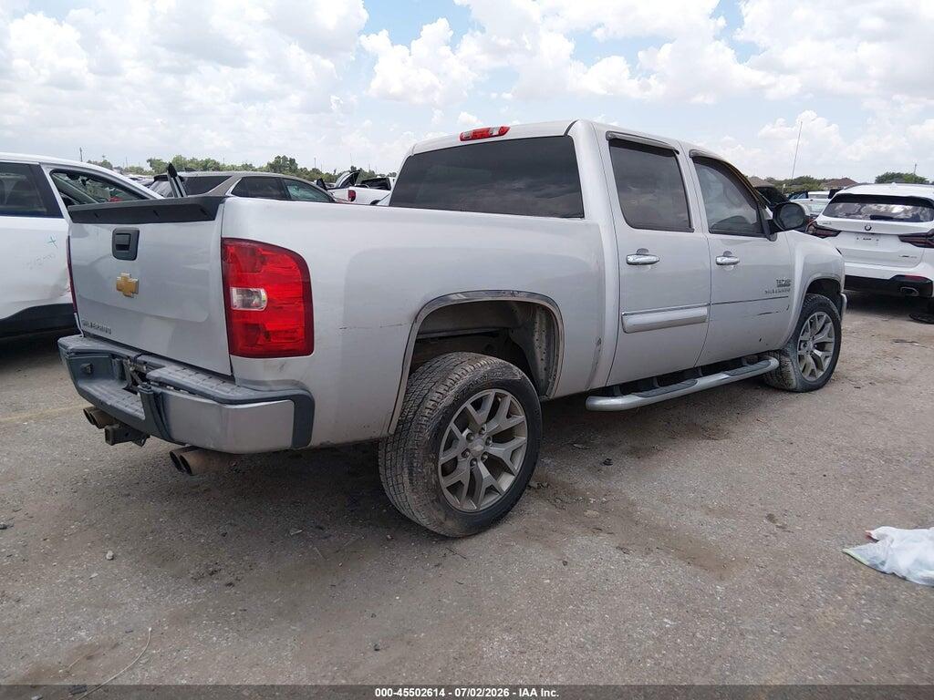 3GCPCSE05BG353374 2011 CHEVROLET SILVERADO 1500 photo no. 4