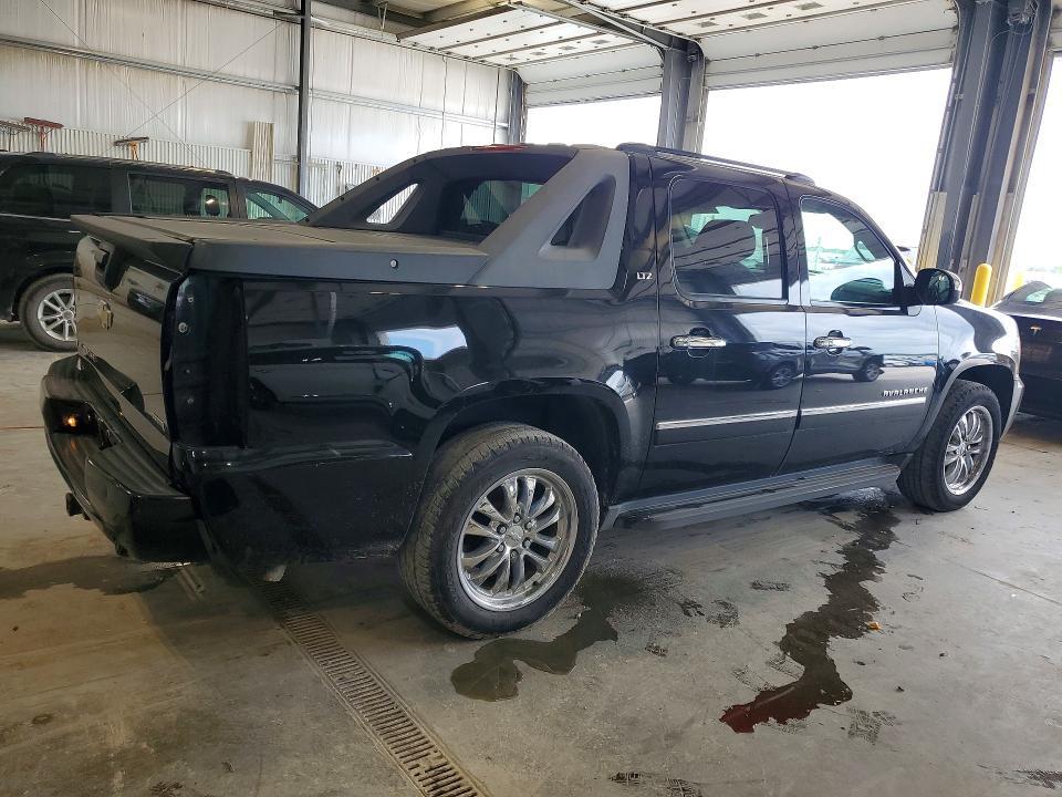2010 CHEVROLET AVALANCHE LTZ — Фото 3 из 12