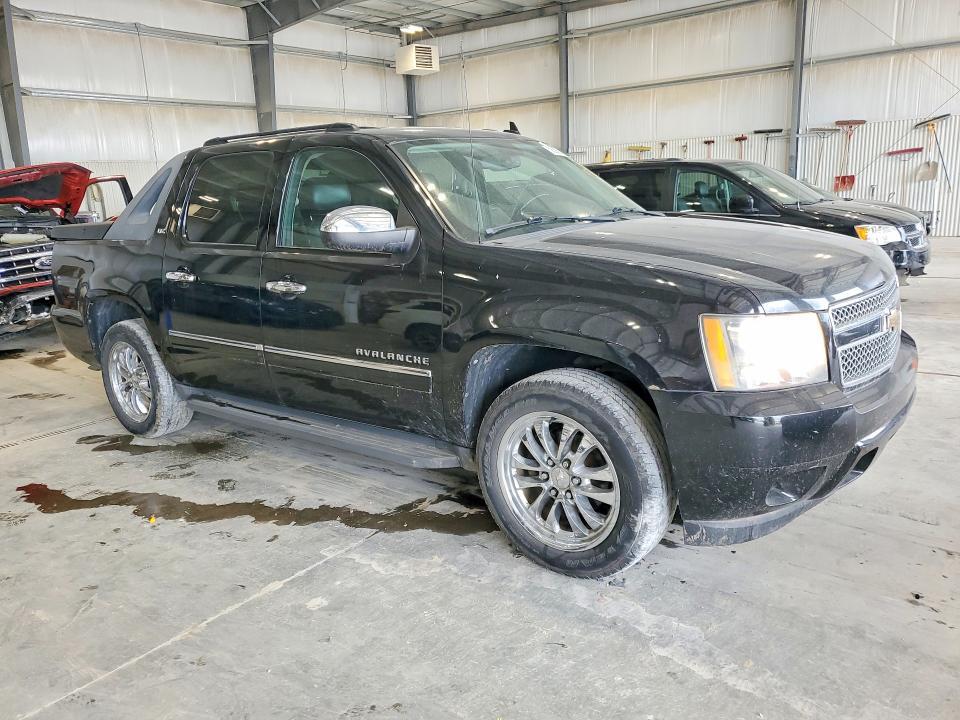2010 CHEVROLET AVALANCHE LTZ — Фото 4 из 12