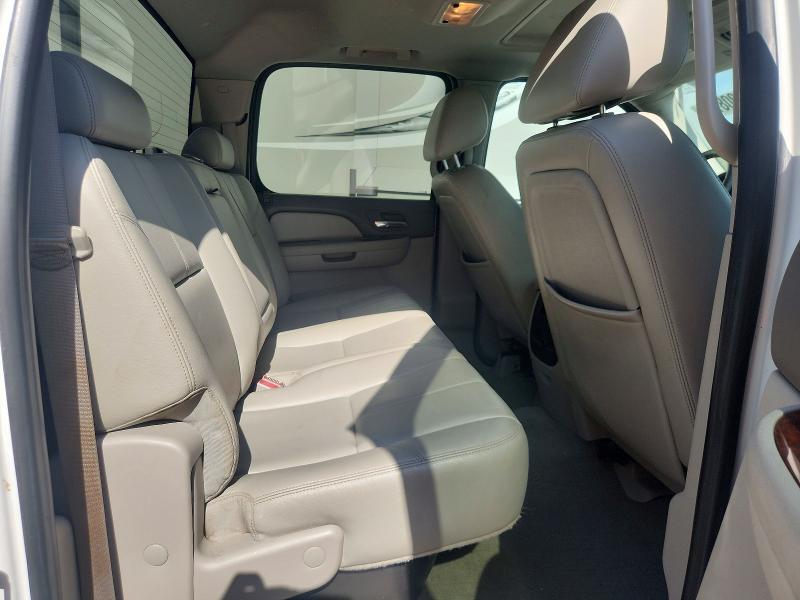 2010 CHEVROLET SILVERADO K3500 LTZ — Фото 11 из 13