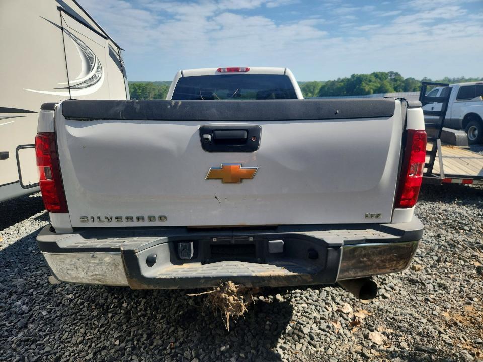 2010 CHEVROLET SILVERADO K3500 LTZ — Фото 6 из 13