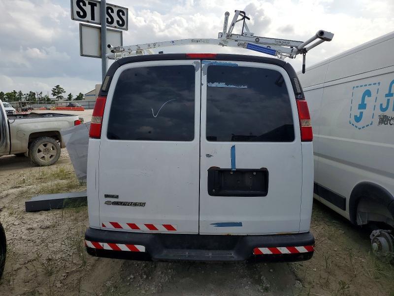2010 CHEVROLET EXPRESS G2500 — Фото 10 из 13