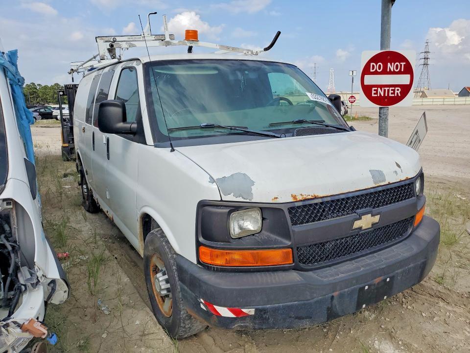 2010 CHEVROLET EXPRESS G2500 — Фото 4 из 13