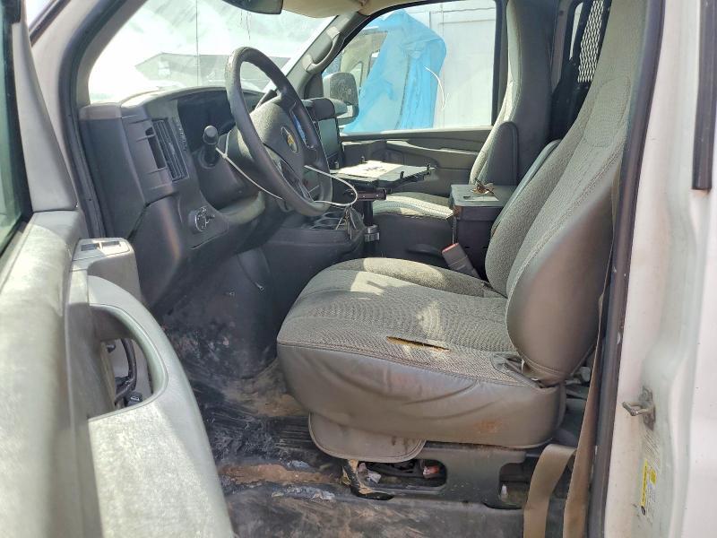 2010 CHEVROLET EXPRESS G2500 — Фото 7 из 13