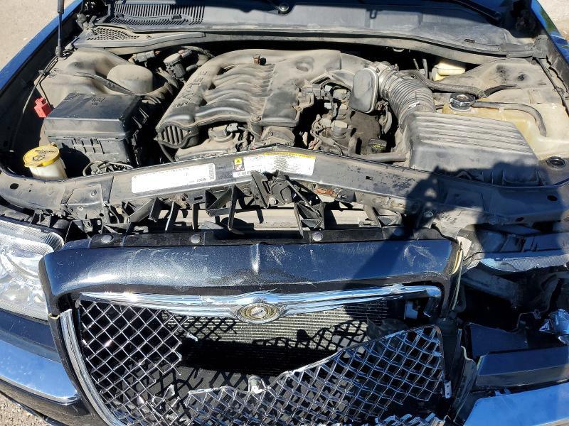 2010 CHRYSLER 300 LIMITED — Фото 11 из 12