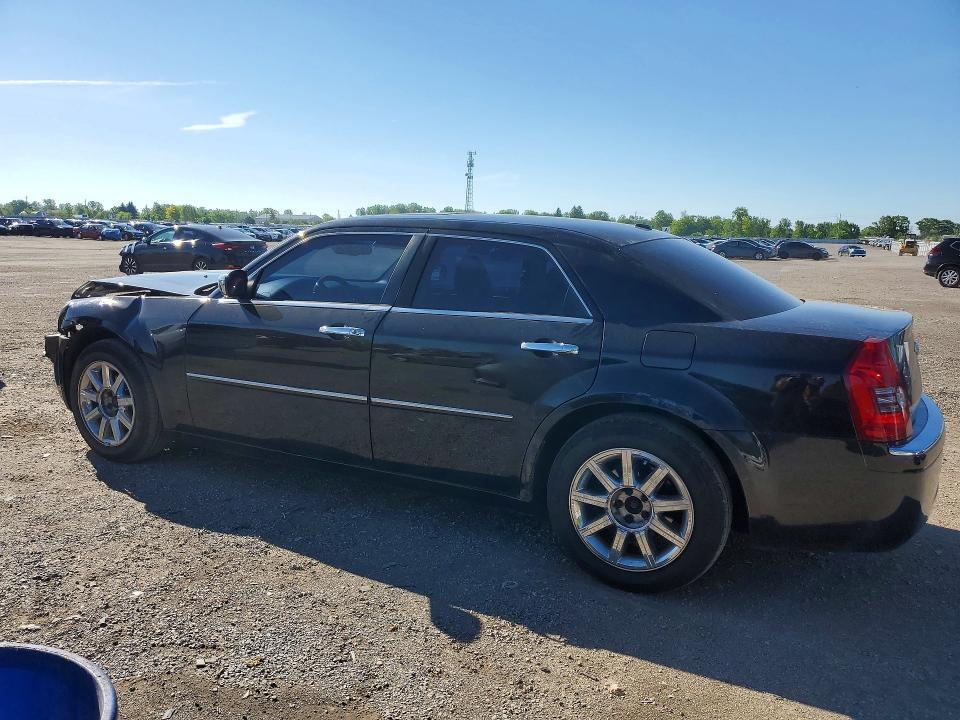 2010 CHRYSLER 300 LIMITED — Фото 2 из 12