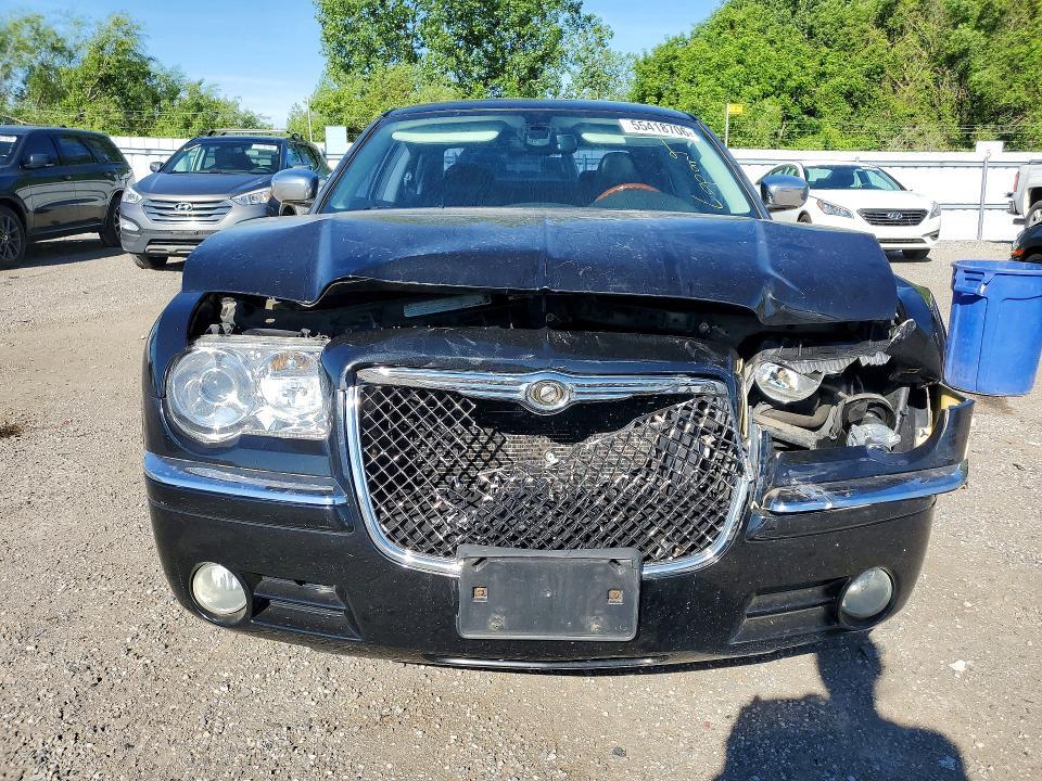 2010 CHRYSLER 300 LIMITED — Фото 5 из 12