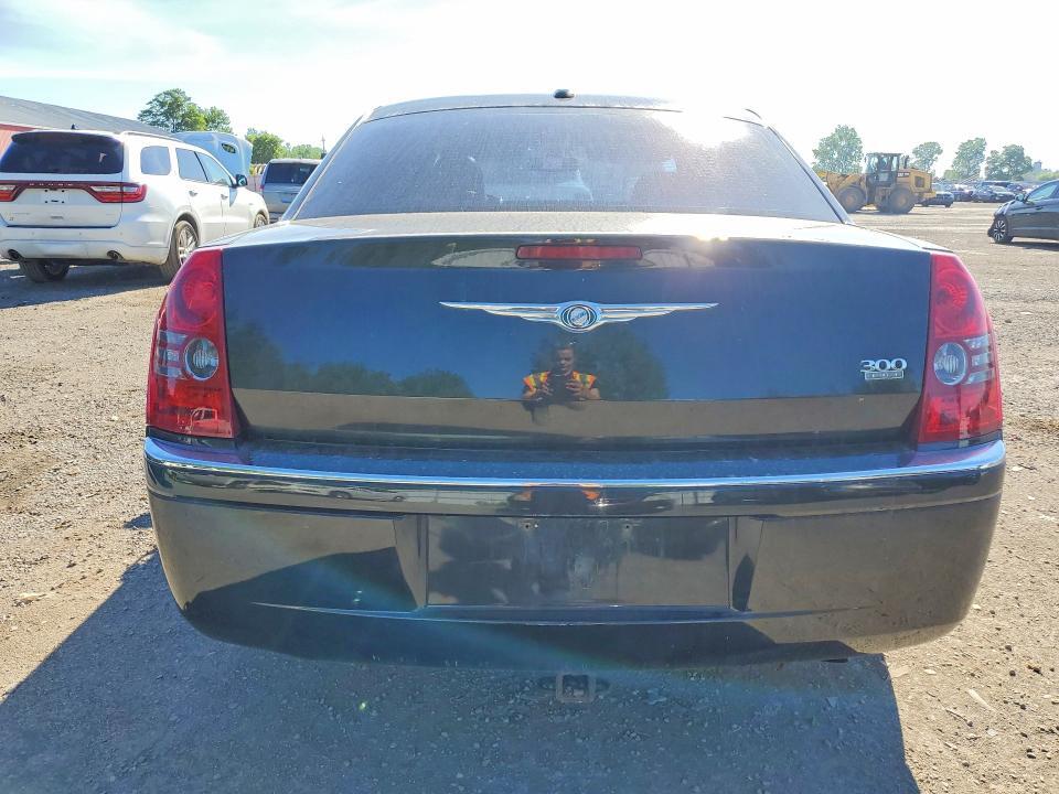 2010 CHRYSLER 300 LIMITED — Фото 6 из 12