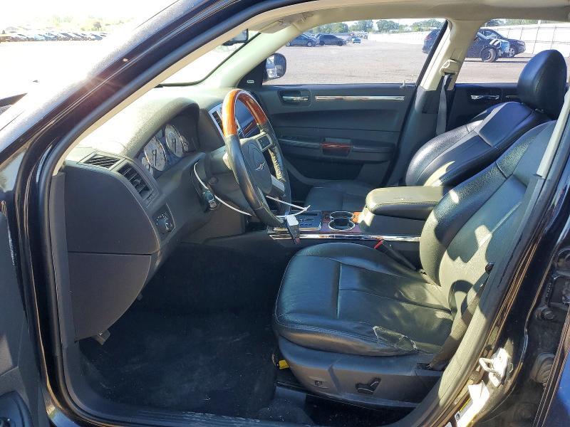 2010 CHRYSLER 300 LIMITED — Фото 7 из 12