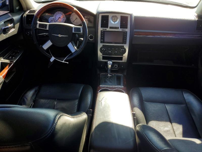 2010 CHRYSLER 300 LIMITED — Фото 8 из 12