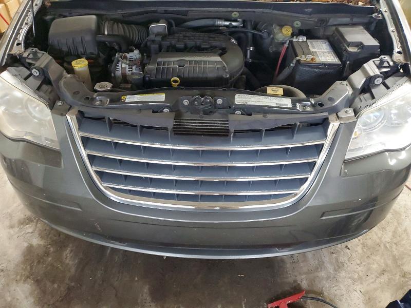 2010 CHRYSLER TOWN & COUNTRY TOURING PLUS — Фото 12 из 13
