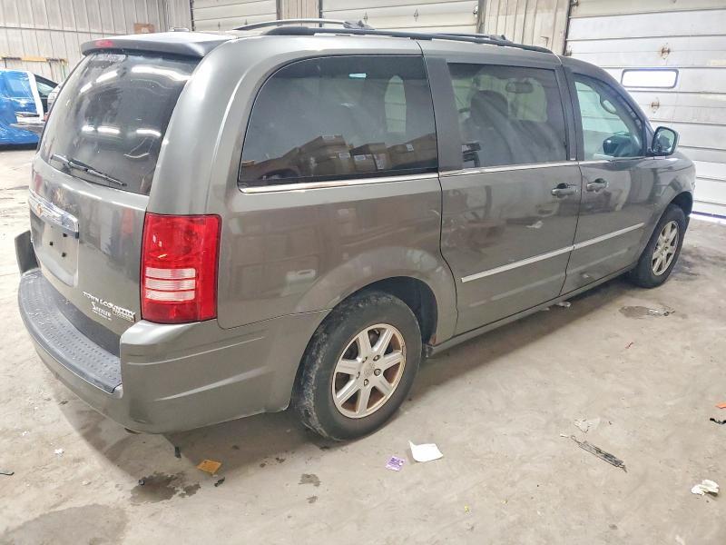 2010 CHRYSLER TOWN & COUNTRY TOURING PLUS — Фото 3 из 13