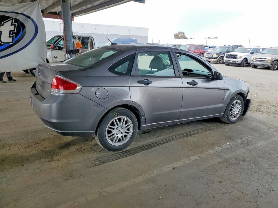 2010 FORD FOCUS SE — Фото 3 из 12