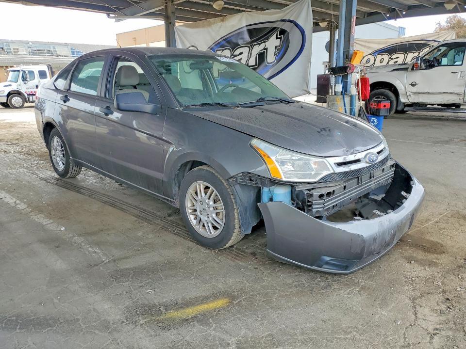 2010 FORD FOCUS SE — Фото 4 из 12