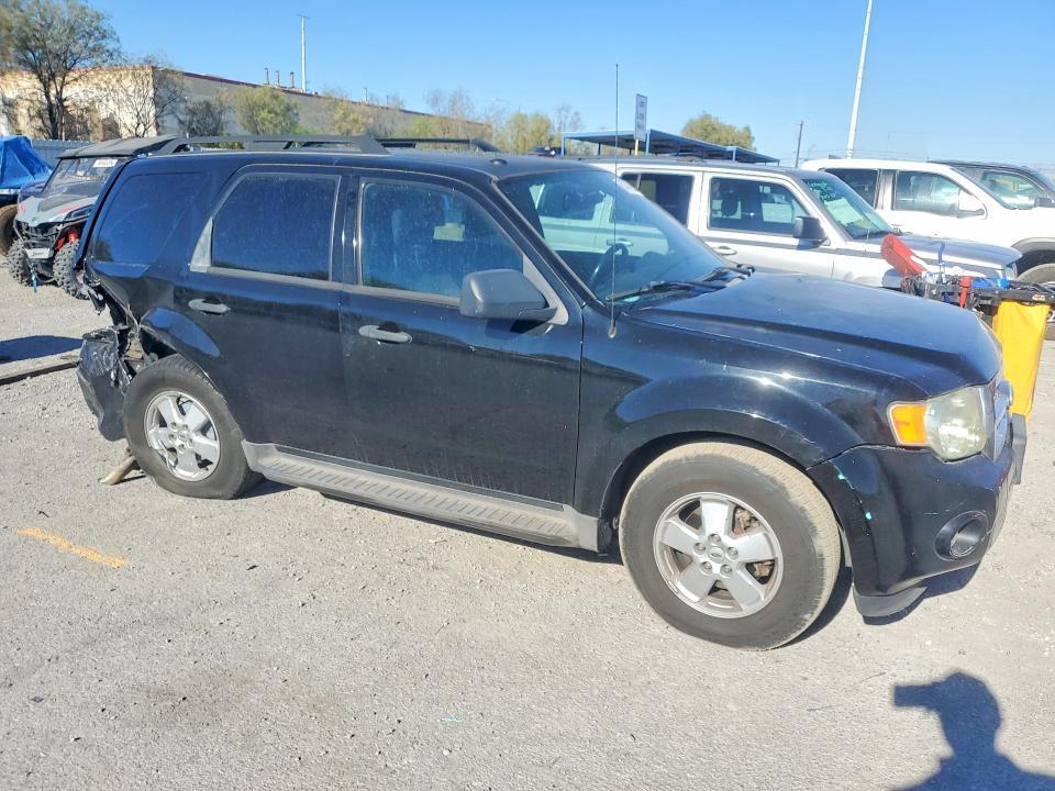 2010 FORD ESCAPE XLT — Фото 4 из 13