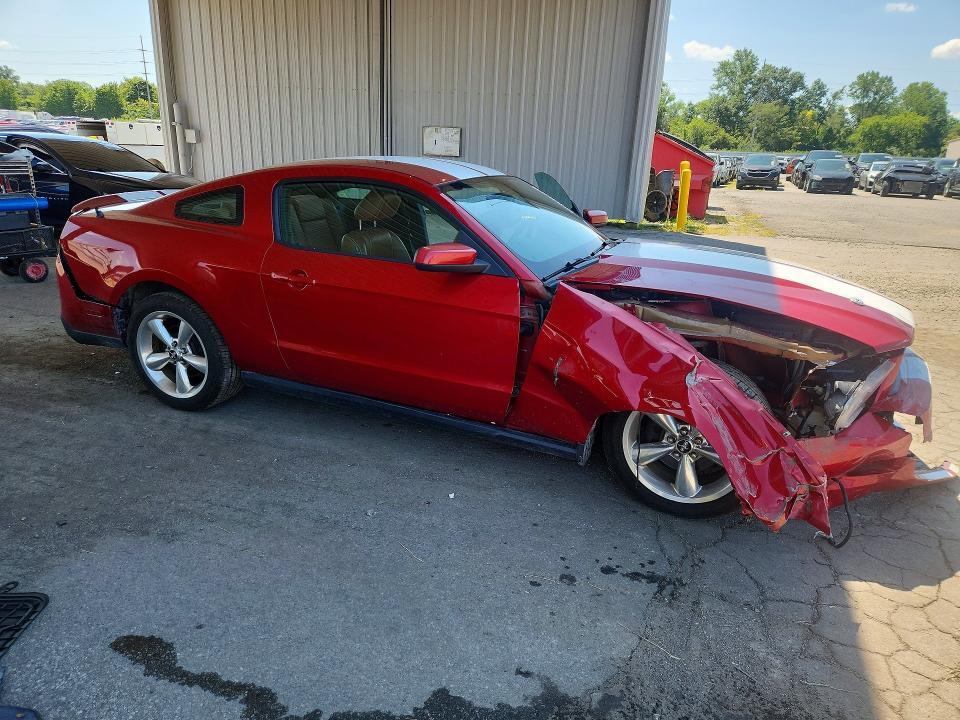 2010 FORD MUSTANG — Фото 4 из 12