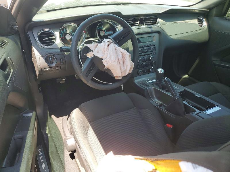 2010 FORD MUSTANG GT — Фото 8 из 13