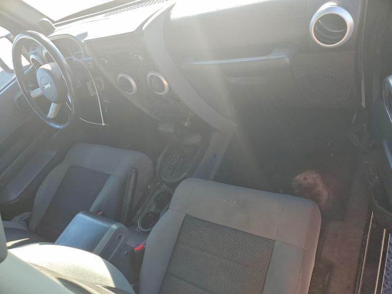 2010 JEEP WRANGLER SAHARA — Фото 8 из 13