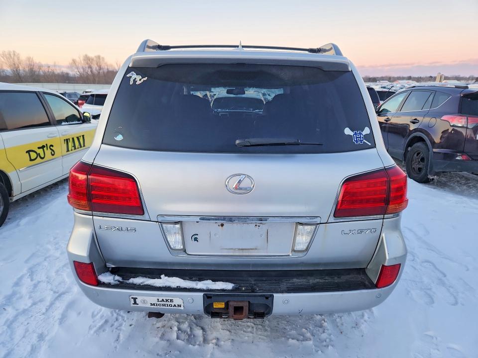 2010 LEXUS LX 570 — Фото 6 из 13