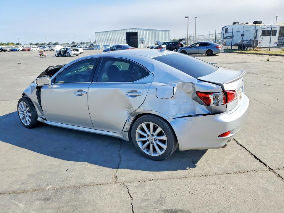 2010 LEXUS IS 250 BASE — Фото 2 из 12