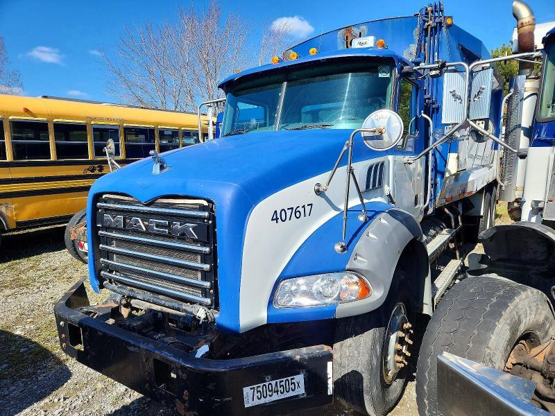2010 MACK 800 GU800 — Фото 2 из 10