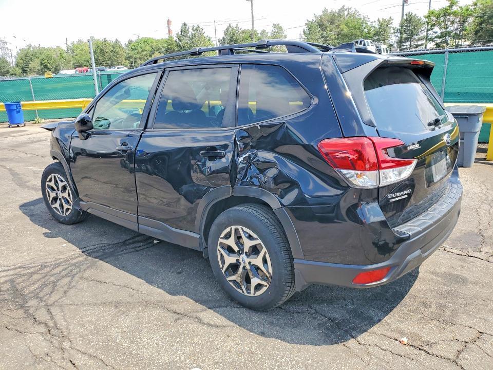 2020 SUBARU FORESTER PREMIUM — Фото 2 из 12
