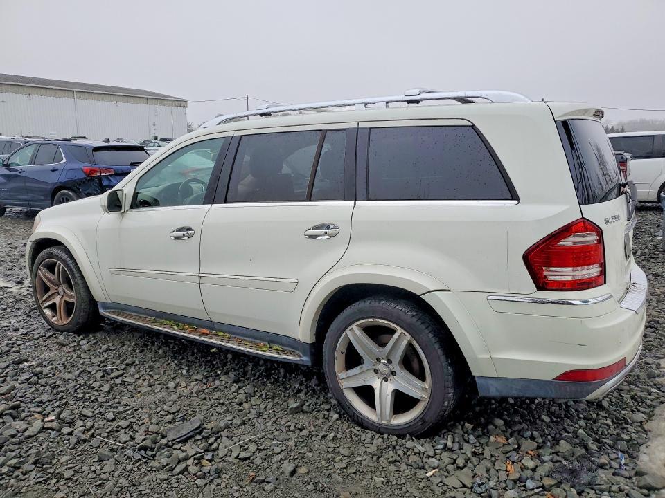 2010 MERCEDES-BENZ GL 550 4MATIC — Фото 2 из 12